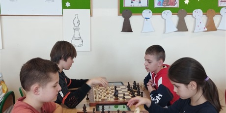 Powiększ grafikę: ii-szkolny-turniej-szachowy-501848.jpg