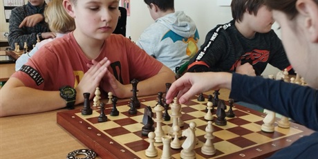 Powiększ grafikę: ii-szkolny-turniej-szachowy-501853.jpg