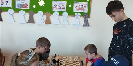 Powiększ grafikę: ii-szkolny-turniej-szachowy-501854.jpg