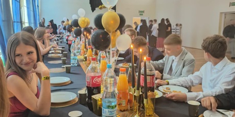 Powiększ grafikę: bal-osmoklasisty-625915.jpg
