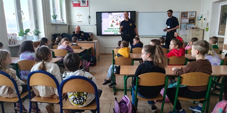 Powiększ grafikę: bezpieczne-ferie-670750.jpg