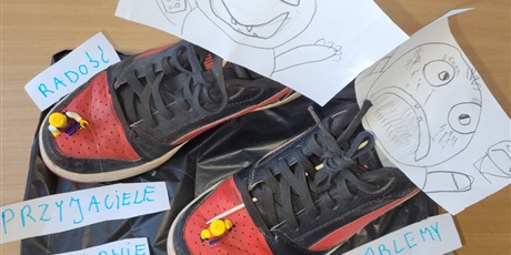 Powiększ grafikę: Praca konkursowa "Wejść w czyjeś buty".