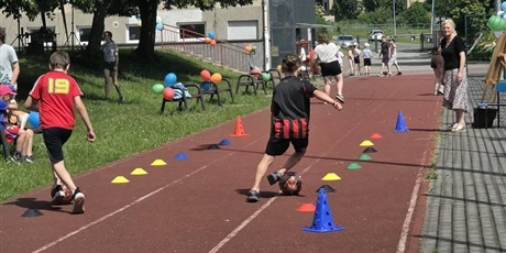 Powiększ grafikę: festyn-szkolny-dzien-sportu-706480.jpg