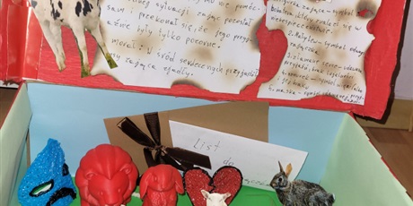 Powiększ grafikę: Prace wykonane przez uczniów, które zwyciężyły w konkursie.