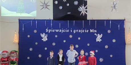 Powiększ grafikę: koncert-koled-i-wigilie-klasowe-668179.jpg