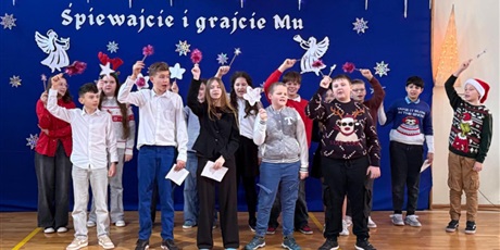 Powiększ grafikę: koncert-koled-i-wigilie-klasowe-668184.jpg