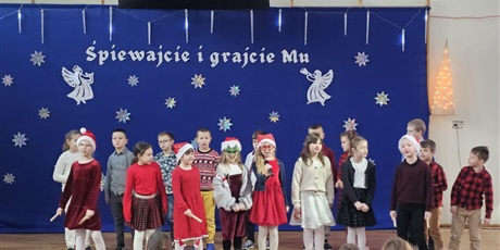 Powiększ grafikę: koncert-koled-i-wigilie-klasowe-668185.jpg