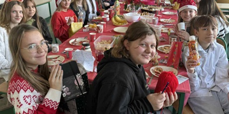 Powiększ grafikę: koncert-koled-i-wigilie-klasowe-668187.jpg