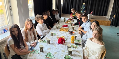 Powiększ grafikę: koncert-koled-i-wigilie-klasowe-668190.jpg