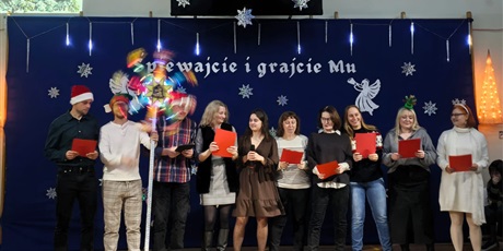 Powiększ grafikę: koncert-swiateczny-664997.jpg