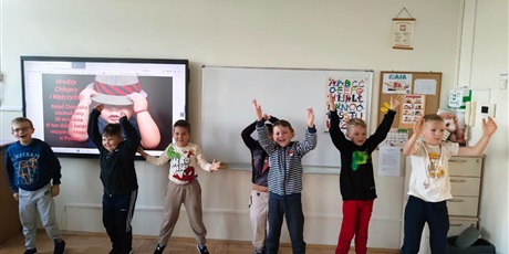 Powiększ grafikę: obchody-dnia-chlopaka-w-klasach-mlodszych-i-w-oddziale-przedszkolnym-714948.jpg