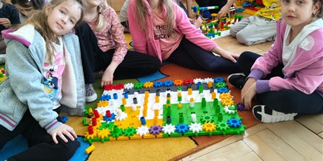 Powiększ grafikę: ogolnopolski-program-kolorowa-matematyka-z-korbo-672866.jpg