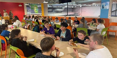 Powiększ grafikę: polkolonie-zimowe-670725.jpg