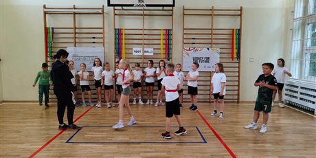 Powiększ grafikę: projekt-football3-718376.jpg