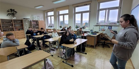 Powiększ grafikę: przerwa-na-czytanie-649517.jpg