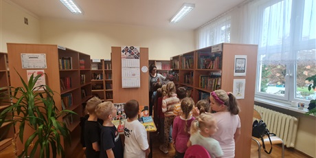 Powiększ grafikę: przerwa-na-czytanie-649524.jpg