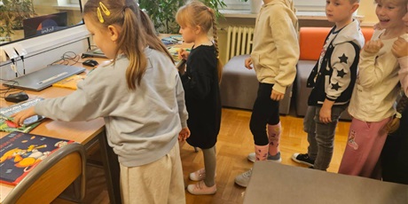 Powiększ grafikę: przerwa-na-czytanie-718354.jpg