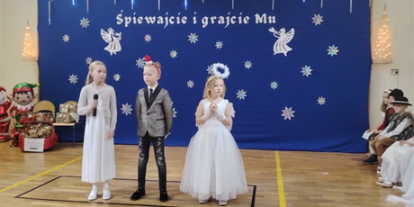 Powiększ grafikę: spotkanie-wigilijne-dla-seniorow-z-dzielnicy-olszynka-666890.jpg