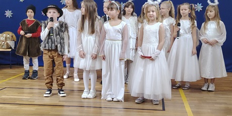 Powiększ grafikę: spotkanie-wigilijne-dla-seniorow-z-dzielnicy-olszynka-666894.jpg