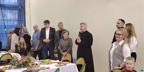 Powiększ grafikę: spotkanie-wigilijne-dla-seniorow-z-dzielnicy-olszynka-666895.jpg