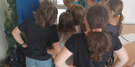 Powiększ grafikę: spotkanie-z-elektrykiem-627630.jpg