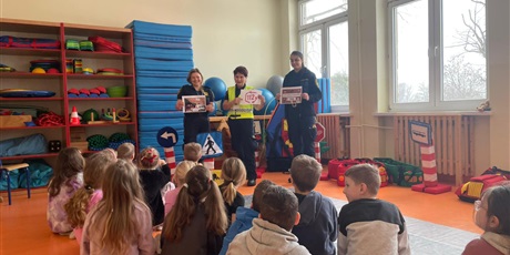 Powiększ grafikę: spotkanie-ze-straza-miejska-672917.jpg