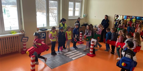 Powiększ grafikę: spotkanie-ze-straza-miejska-672918.jpg