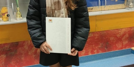Powiększ grafikę: Uczennica, która otrzymała stypendium Prezydenta Miasta Gdańska.