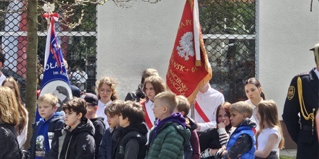 Powiększ grafikę: udzial-w-uroczystosciach-patriotycznych-694435.jpg