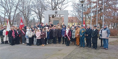 Powiększ grafikę: uroczystosci-pod-pomnikiem-gen-stanislawa-maczka-668449.jpg