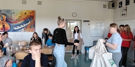 Powiększ grafikę: wspoludzial-w-realizacji-projektu-go-to-gdynia-wlaczeni-w-wolontariat-714921.jpg