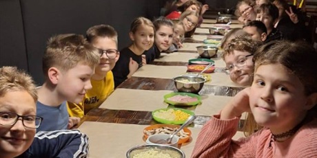 Powiększ grafikę: wycieczka-klas-czwartych-665665.jpg