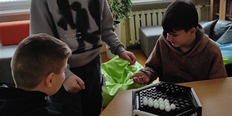 Powiększ grafikę: wyniki-szkolnego-turnieju-gry-w-abalone-672158.jpg