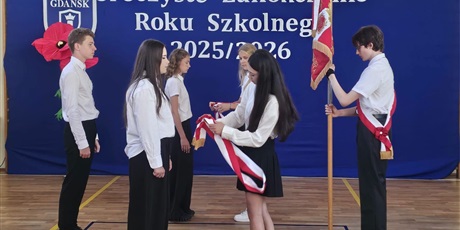 Powiększ grafikę: zakonczenie-roku-szkolnego-2025-26-706226.jpg