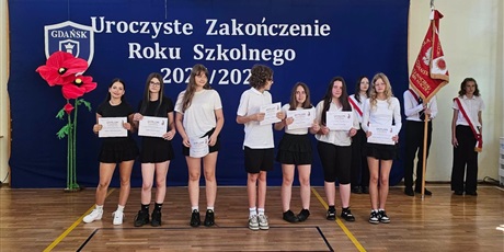 Powiększ grafikę: zakonczenie-roku-szkolnego-2025-26-706236.jpg