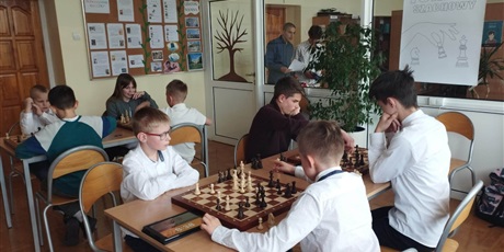 Powiększ grafikę: 1-szkolny-turniej-szachowy-437497.jpg